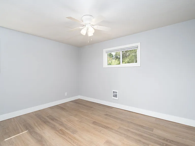 Columbia Court Apartments — Photo 41