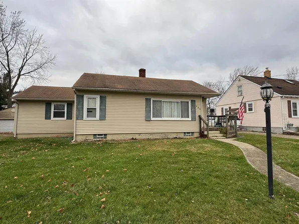 239 Armstrong St, Fenton, MI 48430