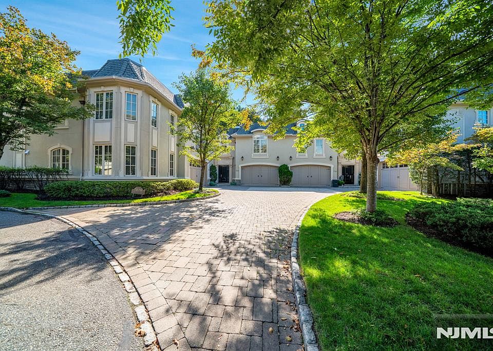 1st image of 713 Bellaire Drive