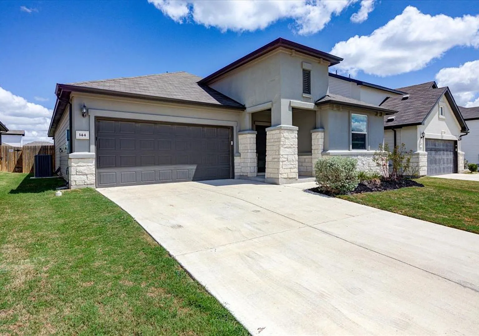 Glorious 3 Bed 2 Bath Home Built 2021 — Photo 1