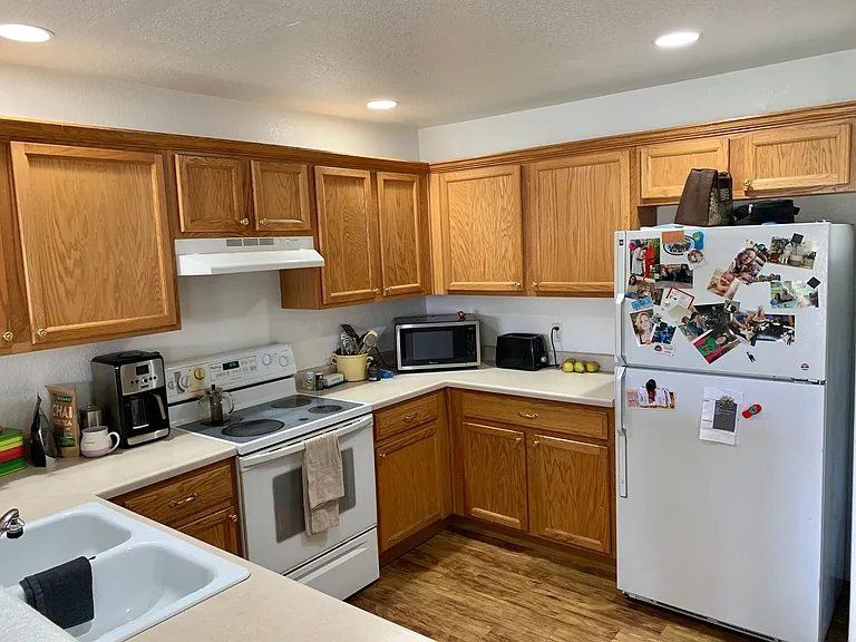 1912 Dove Creek Cir — Photo 4