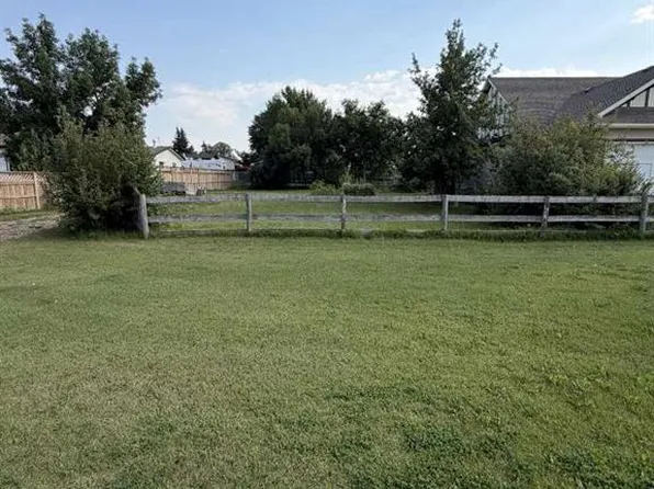 188 S 100th St E, Raymond, AB T0K 2S0