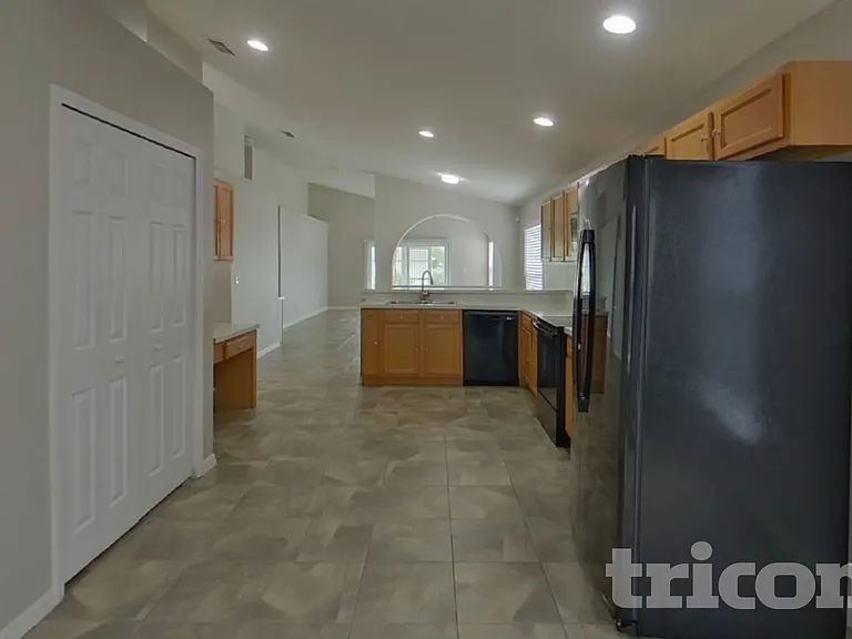 302 Anorak St — Photo 7