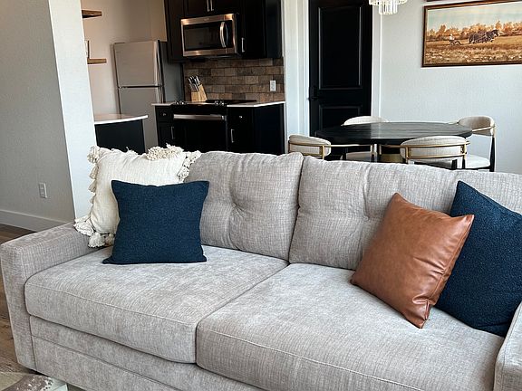 5th image of 221 E College St #44