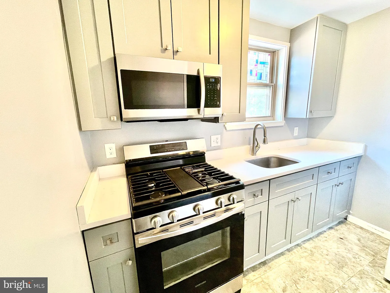 1 bed, 703 sqft, $1,450 — Photo 4