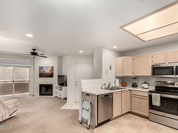 3rd image of 10410 N CAVE CREEK Road #1078
