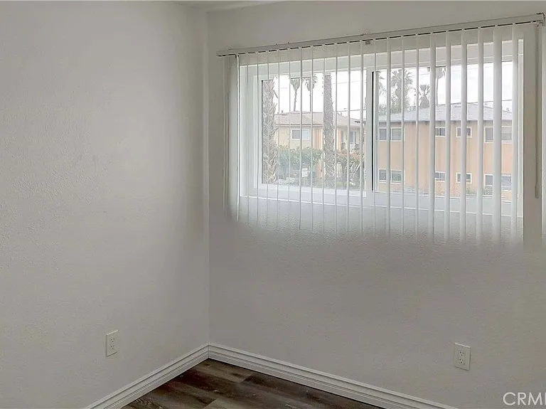 1724 Crofton Ln — Photo 13