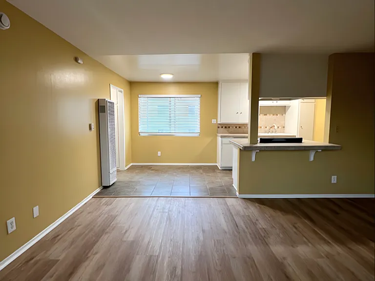 1831 Grant Ave — Photo 1
