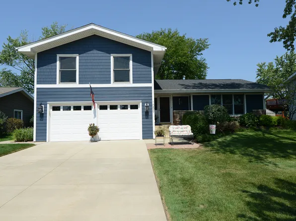 1050 Nottingham Ln, Hoffman Estates, IL 60169