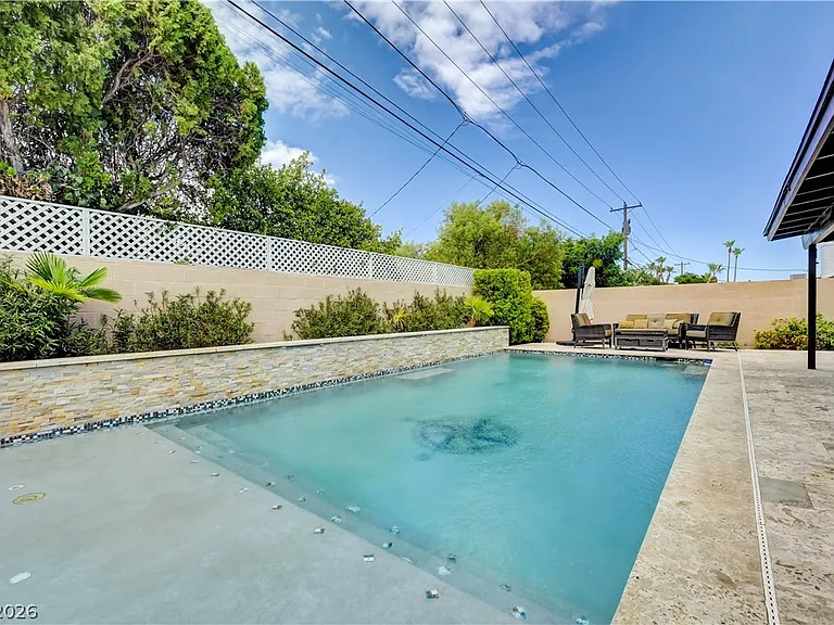 2712 W Oakey Blvd — Photo 41