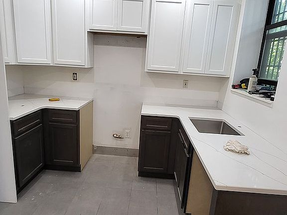 4th image of 421 Park Pl APT 2B