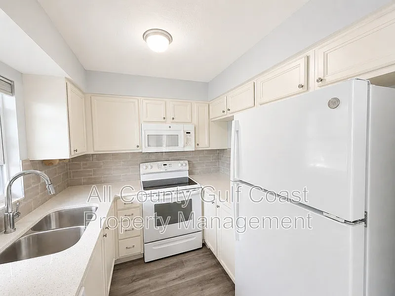Building Photo - 4511 3rd Street Cir W #389