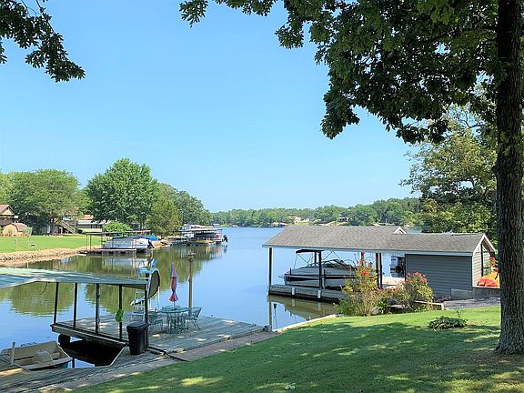 4th image of 1786 Lakeshore Dr