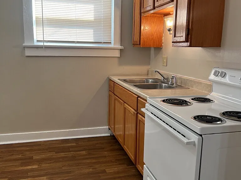 338 Brooklyn Ave — Photo 20