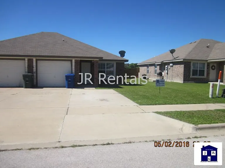 2915 Sunflower Trl #B — Photo 1