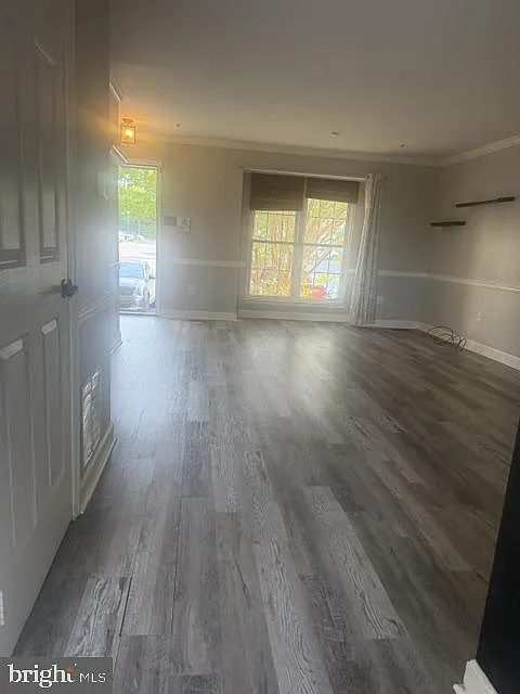 3 bed, 2.5 bath, 1934 sqft, $2,399 — Photo 4