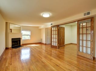 611 W Briar Pl APT 301, Chicago, IL 60657