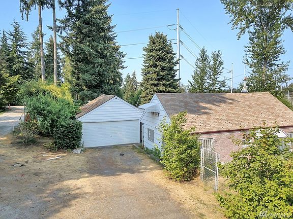 3rd image of 4117 84th St E