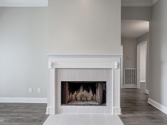 5th image of 601 Emancipation Dr