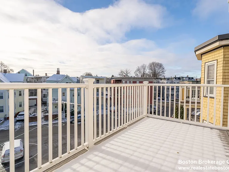 33 Edison Grn #3 — Photo 12