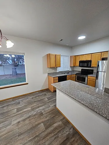 1945 E Wilson Ln Photo 1