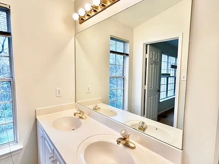 1803 Staley Manor Dr — Photo 22