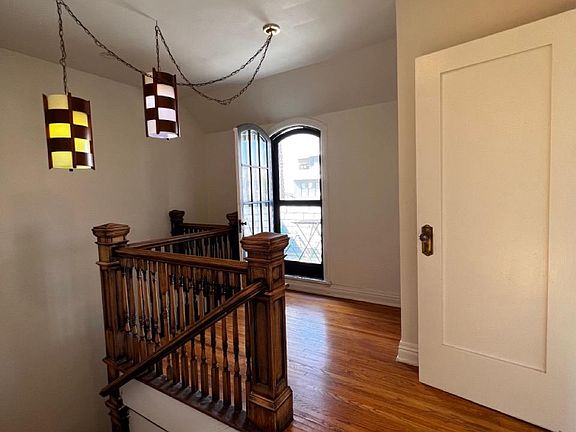 2nd image of 556 N Normandie Ave