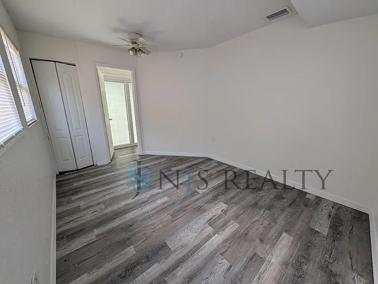8151 Hixton Dr — Photo 13