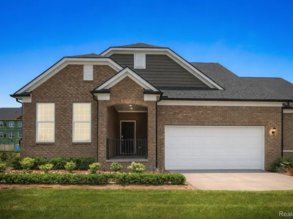 42807 Arbor Dr, Clinton Township, MI 48038