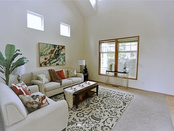 3rd image of 25828 SE 41st Pl