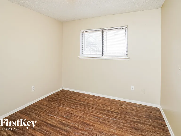 2306 Cranberry Cir — Photo 11