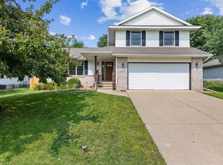 3060 Meadow Glen St, Marion, IA 52302