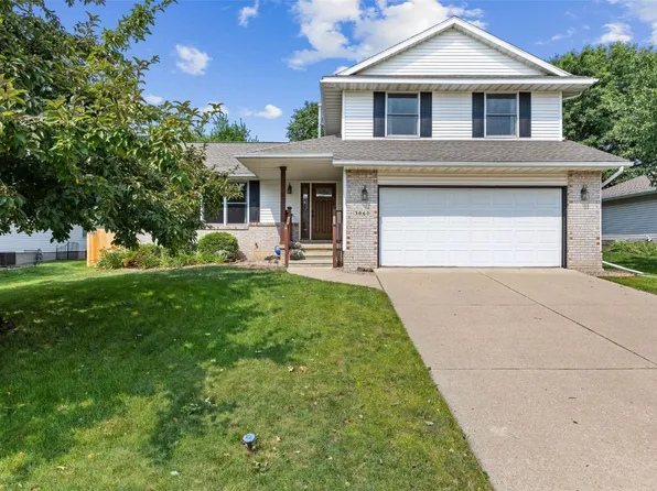 3060 Meadow Glen St, Marion, IA 52302