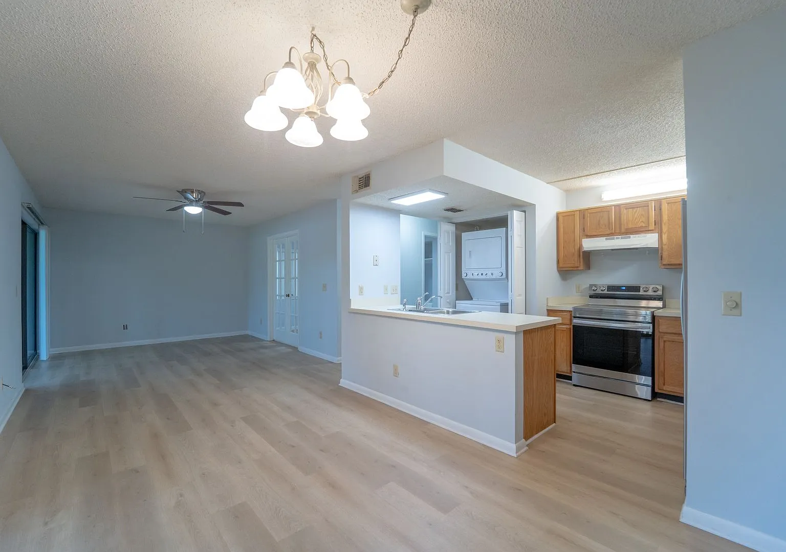 2/2 1st Floor Apartment — Photo 3