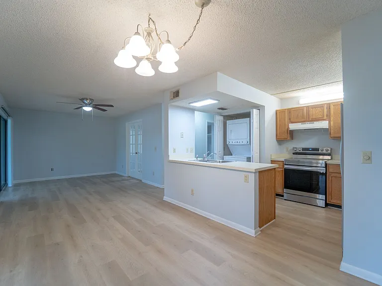 23 Catalonia Ct — Photo 3