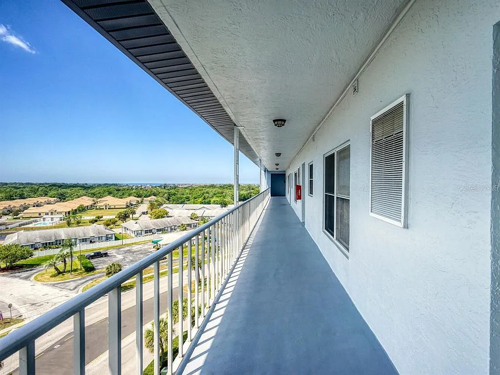 2 bed, 2.0 bath, 1050 sqft, $1,700 — Photo 3