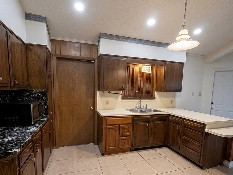 2210 Berry Ave — Photo 11