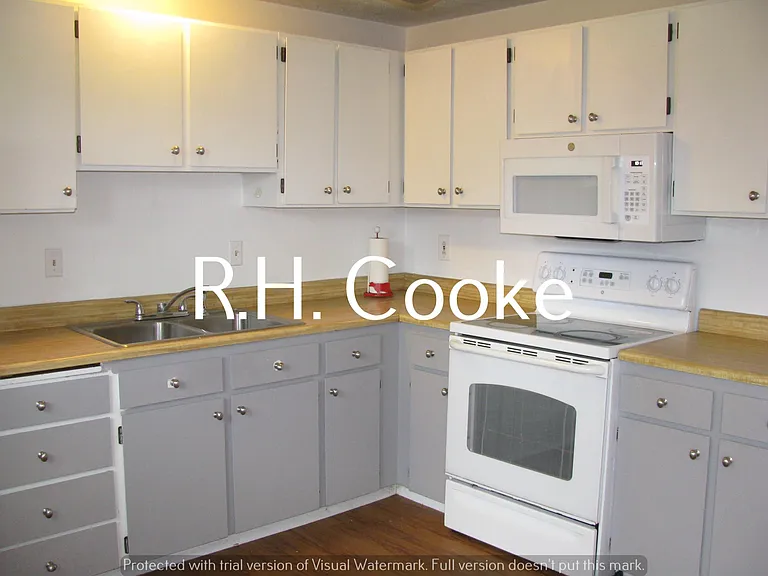 4245 E 9th Ave — Photo 12