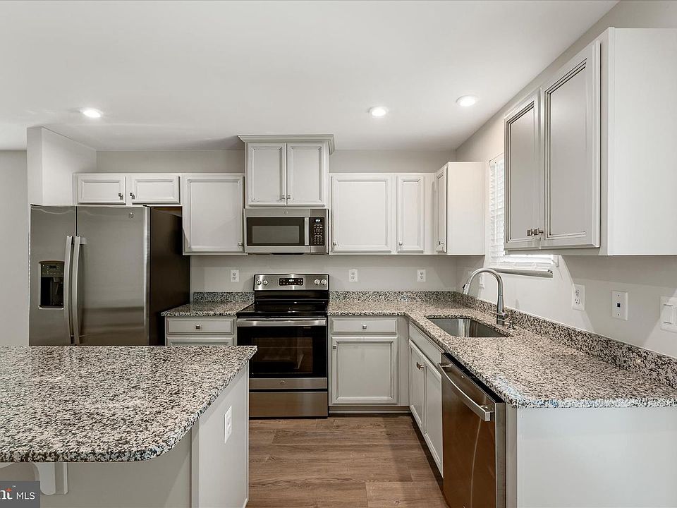 1st image of 32 Goudhurst St