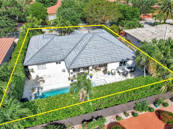 17713 NW 87th Pl, Hialeah, FL 33018