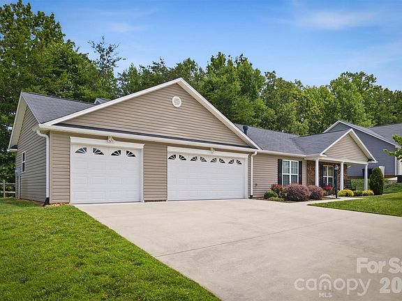 3rd image of 122 Lady Slipper Ln SW
