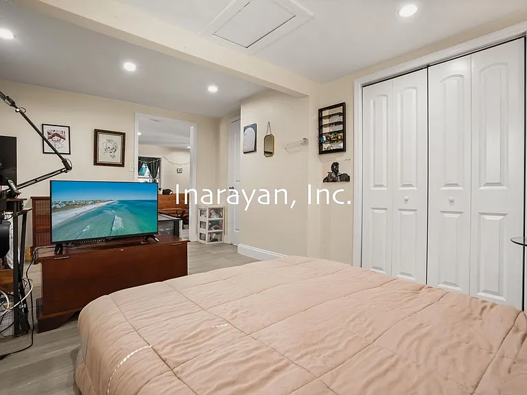 245 Orange Pl — Photo 5
