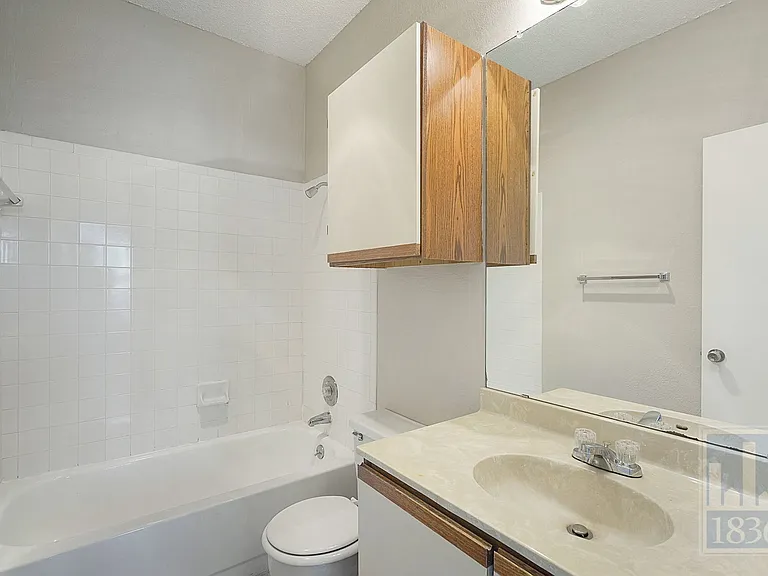 2804 Rio Grande St #303 — Photo 25