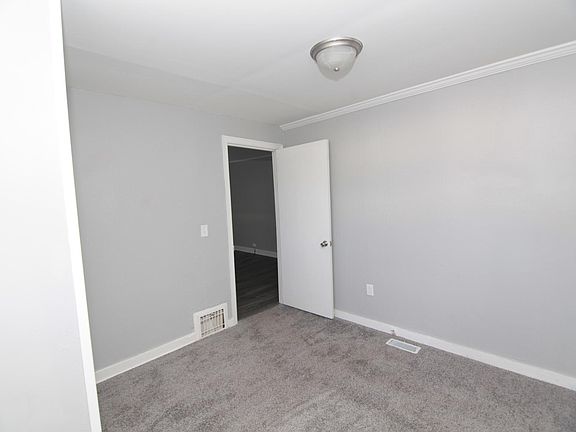 4th image of 230 34th Ave