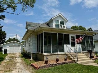 3224 Richmond Ave, Mattoon, IL 61938