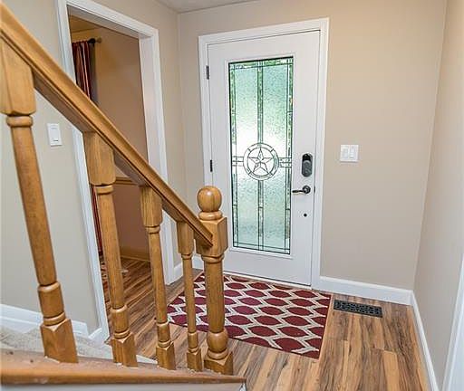 2nd image of 1088 Southport Dr