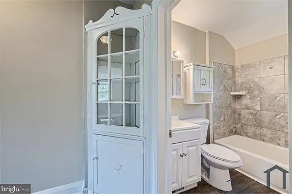 2 bed, $2,400 — Photo 4