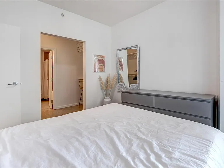 210 15th Ave SE #1302 — Photo 13
