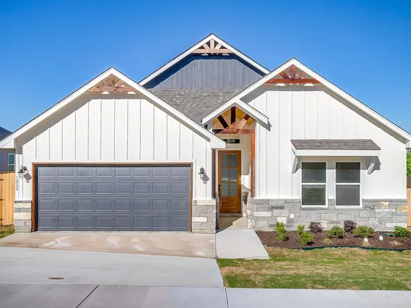 1022 Lake View Rdg, White Settlement, TX 76108