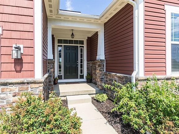 2nd image of 7718 Eagle Crescent Dr